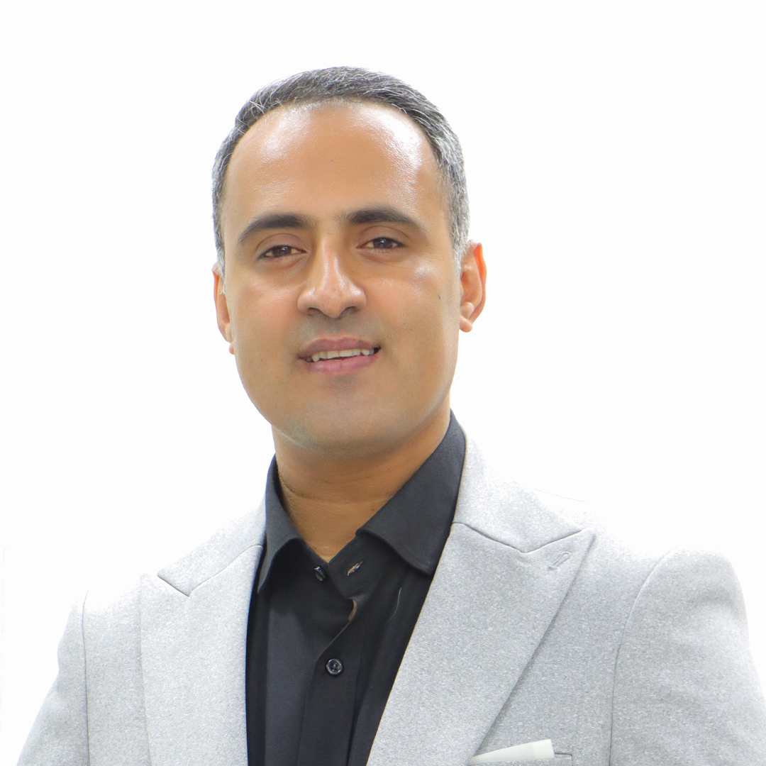 بنیان‌گذار بیزینس کوچینگ صنعت عکاسی و فیلمبرداری در ایران کیست؟